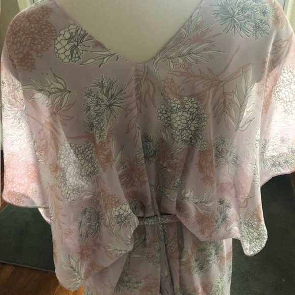 SALE 2 for $26 / 3 for $33 - Sheer Beach / Swim Wrap / Cover-Up, Lilac Floral - Picture 6 of 11